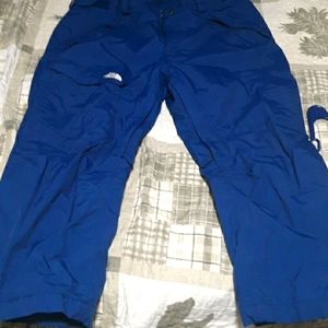 Size xl north face ski pants with the north face logo on the right front pocket
